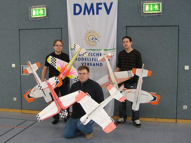 indoorteam640.jpg